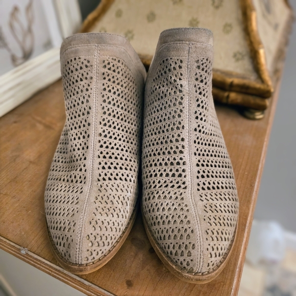 Chic Perforated Ankle Booties - Picture 1 of 6